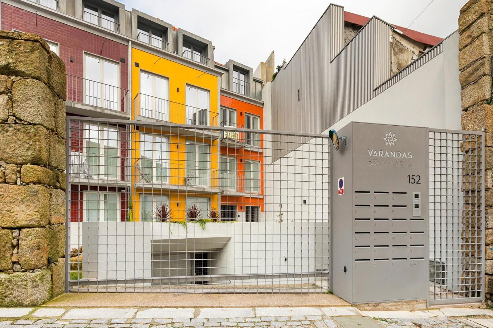 Appartamento Guestready - Trendy Getaway In The Heart Of Oporto Esterno foto